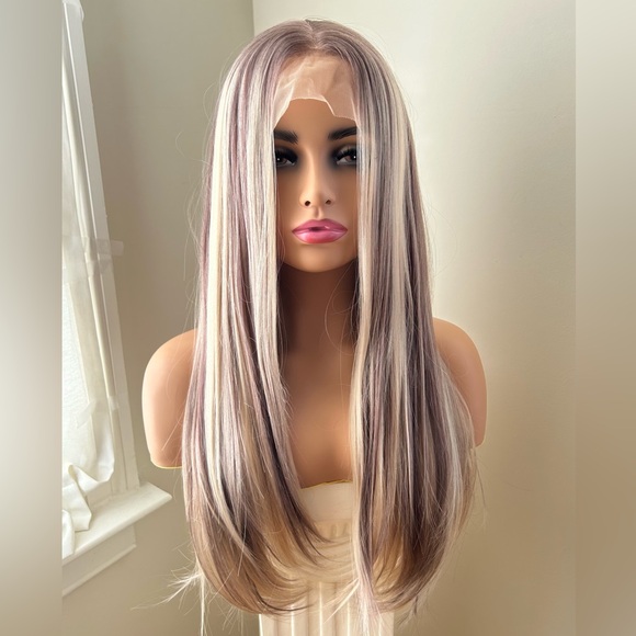 Long Blonde with Low Lights Lace Front Middle Part Synthetic Wig 28” New! - Picture 4 of 9
